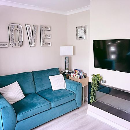 Entire 3-Bedroom Home In Oldham - Guest House 외부 사진