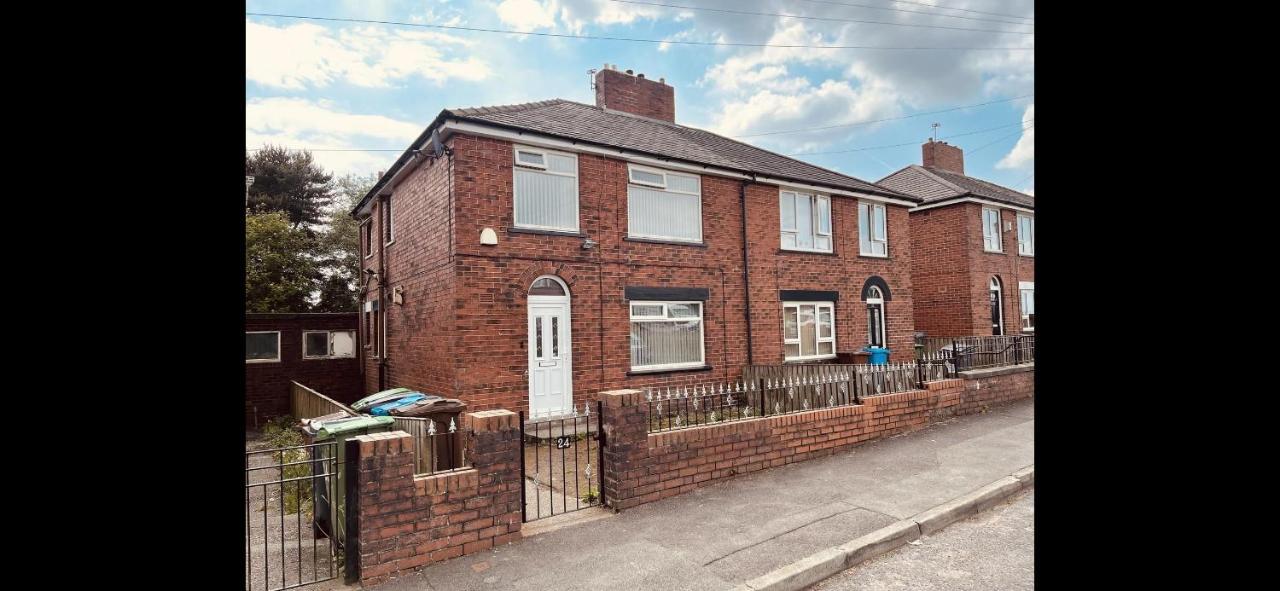Entire 3-Bedroom Home In Oldham - Guest House 외부 사진