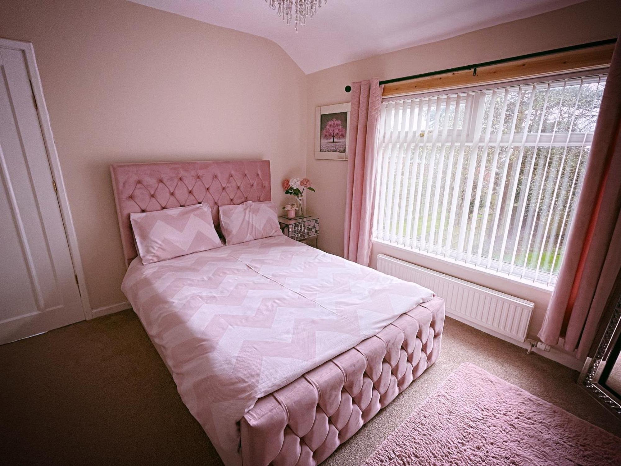 Entire 3-Bedroom Home In Oldham - Guest House 외부 사진