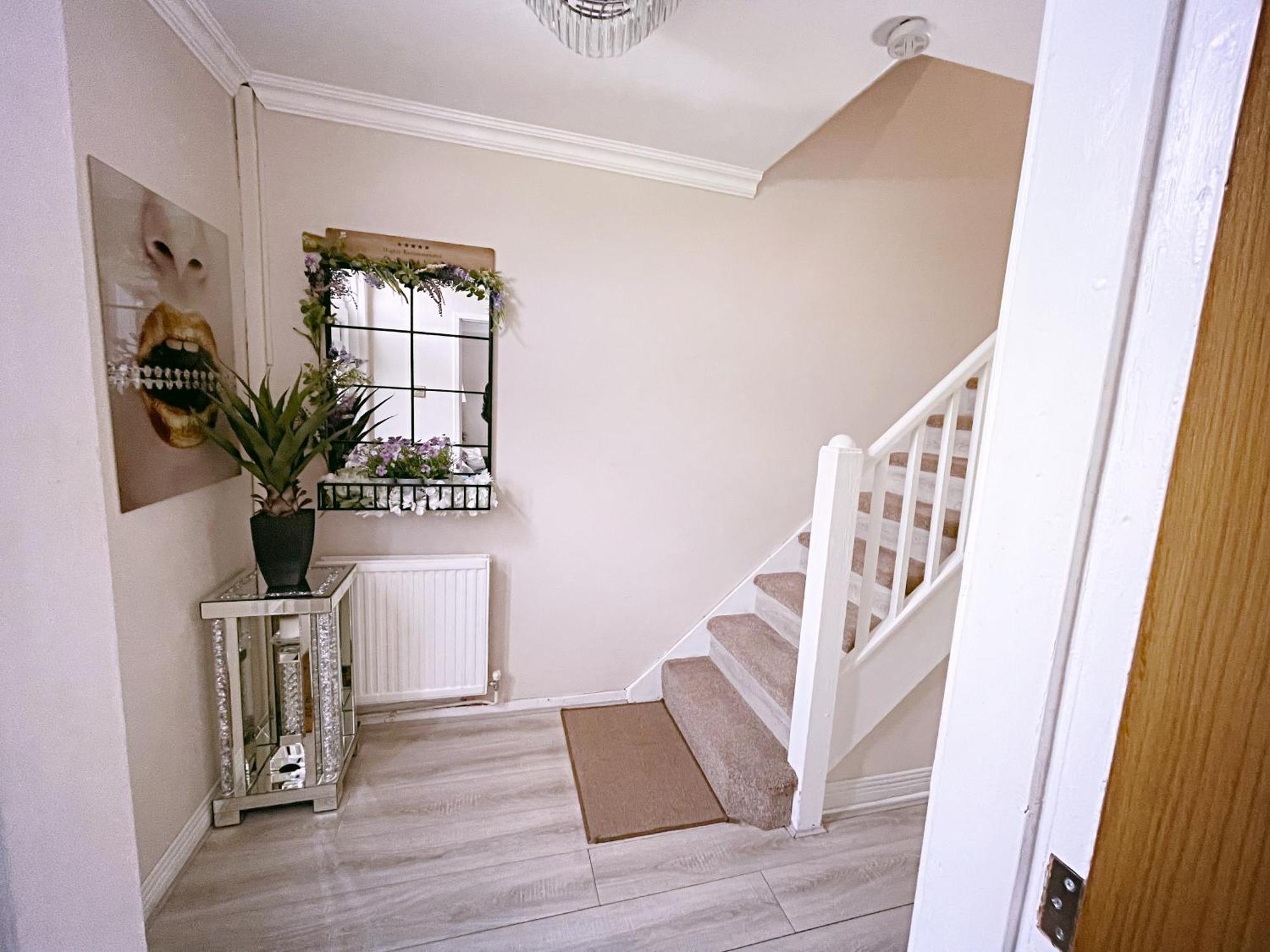 Entire 3-Bedroom Home In Oldham - Guest House 외부 사진